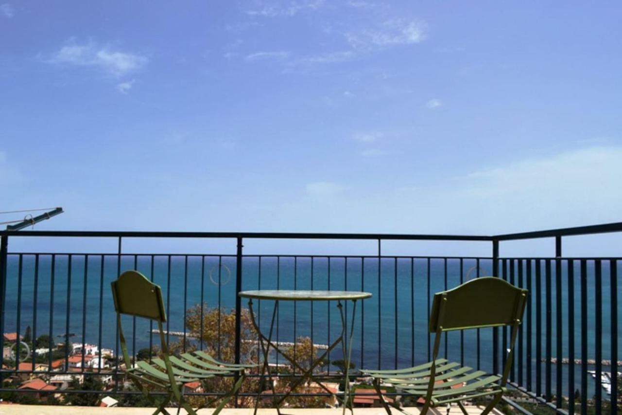 Casa Vacanze La Petrusella Trabia Bagian luar foto