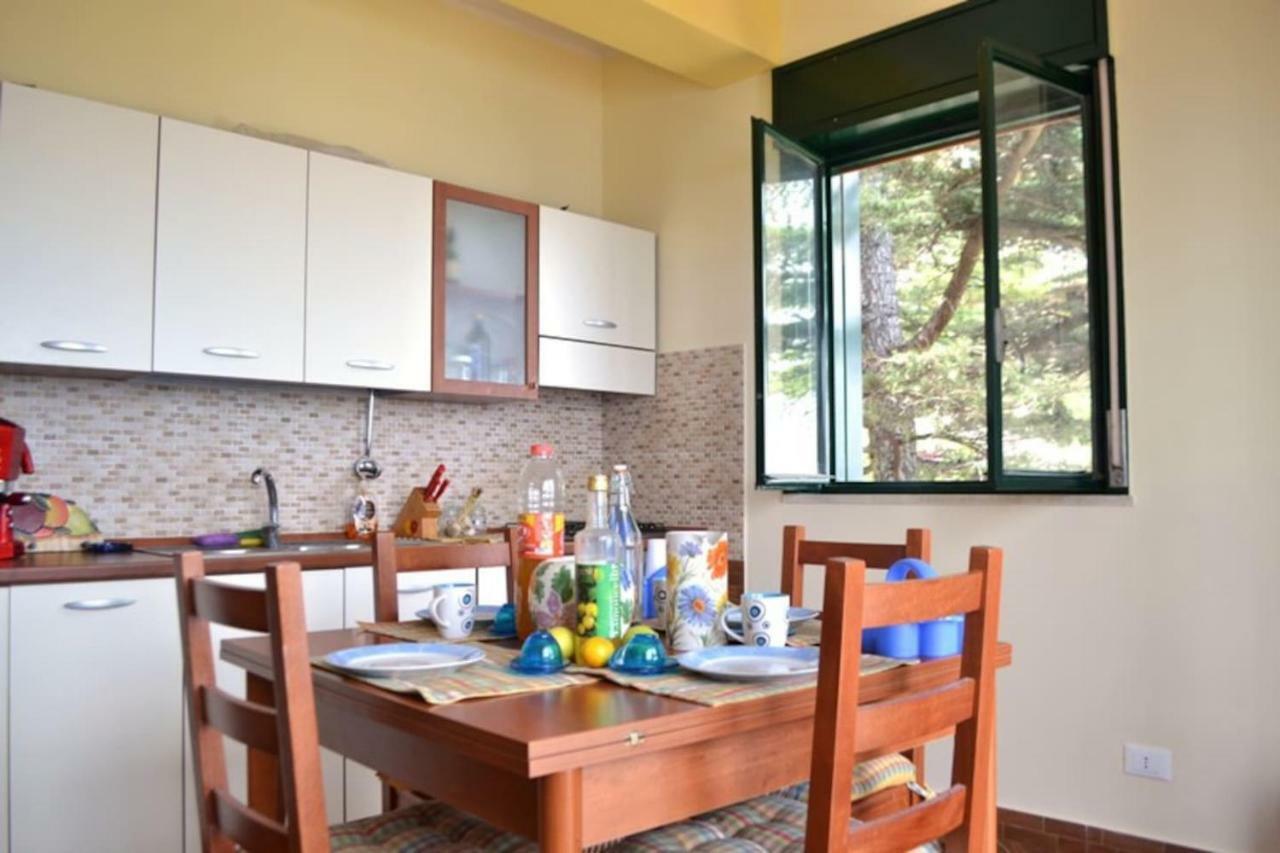 Casa Vacanze La Petrusella Trabia Bagian luar foto